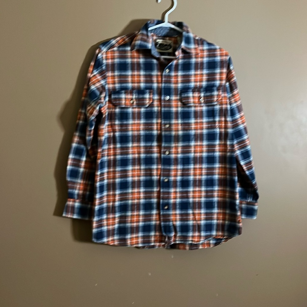 😄Red and blue plaid flannel button down shirt l1